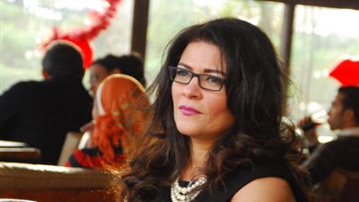 فاطمة ناعوت تخترق «الحارة السد».. الكاتبة تقبض على مفاتيح «فرجينيا وولف» وتنهي أسطورة صعوبتها.. «طبيعة الحب» استعراض خطى المحبين من 400 مليون عام.. و«فيتو» تكشف