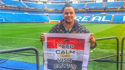 بالصور.. أصغر رجل أعمال مصري في جولة أوروبية لتنشيط السياحة