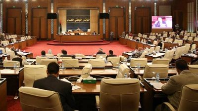 مسئول ليبي: اضطرابات البلاد تهدد قطاع النفط