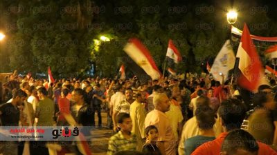 متظاهرو دشنا بقنا يغلقون مجلس المدينة بالجنازير