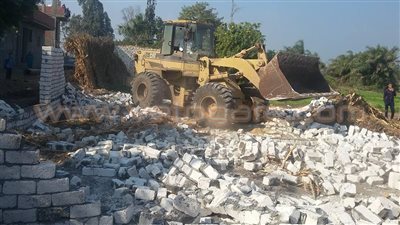 بالصور.. إزالة 30 حالة تعد على الأراضي الزراعية بطوخ القليوبية