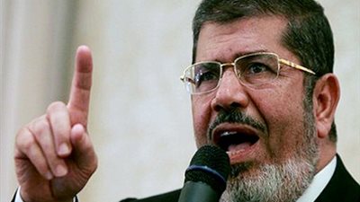 مرسي: سأظل متمسكا بالشرعية
