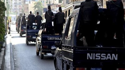 «مافيا التأشيرات المزورة».. الداخلية تقود مواجهات حاسمة ضد التشكيلات العصابية.. لاعبون وفرق غنائية بين ضحايا بيع الوهم.. الفيزيتا المقررة بين 30 إلى 70 ألف جنيه للفرد