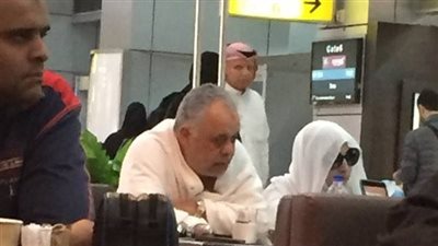 «أشرف زكي» يصل مطار القاهرة متوجهًا إلى السعودية لأداء العمرة