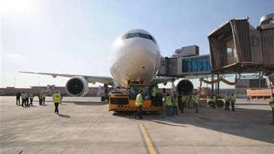 مطار القاهرة يستقبل 6 آلاف سائح من جنسيات مختلفة