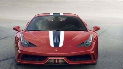 بالفيديو والصور.. سيارة 