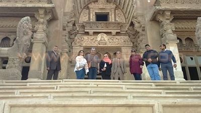 بالصور.. مستشار وزارة الآثار البحريني يزور قصر البارون