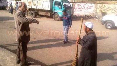 بالصور.. رئيس «كفر صقر» يتفقد محطة مياه «سنجها»