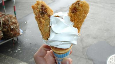 بالصور.. «آيس كريم» بنكهة السمك في اليابان احتفالًا بالعام الجديد