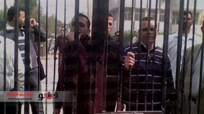 المتظاهرون يغلقون مجلس مدينة الرياض بكفرالشيخ