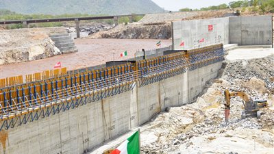 أمريكا طرف ثالث في تعطيش مصر.. خبير استشعار: القمر الصناعي «LAND SAT» يرسل صورا مغلوطة عن السد.. الباحثون المصريون نجحوا في فك الشفرة.. الانتهاء من البناء في 2016.. إثيوبيا بدأت فعليًّا حجز 