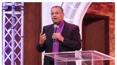 رئيس الإنجيلية يحتفل باليوبيل الذهبي لكنيسة الإيمان بميدان فيكتوريا