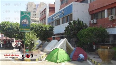 استمرار الاعتصام أمام محافظة القليوبية لليوم الرابع