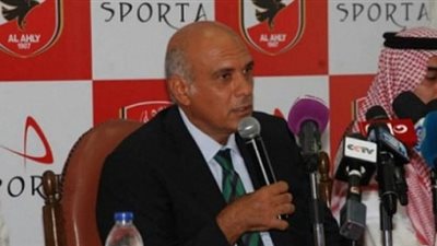 بالفيديو.. عماد وحيد مهاجما الخطيب: «بيلمع اسمه بالهاشتاج»