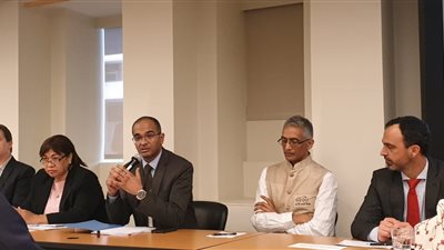 مستشار وزير الإسكان يستعرض تحديات قطاع مياه الشرب والصرف الصحي