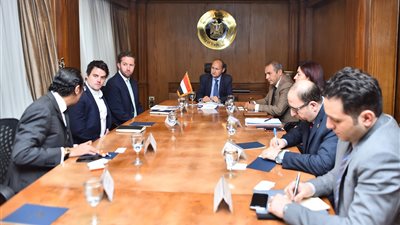 وزير الصناعة يبحث ترتيبات استضافة مصر للمعرض الدولي للبناء