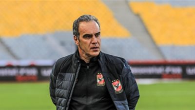 لاسارتي يجتمع مع رباعي الأهلي