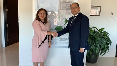 سفير مصر بـ«أوتاوا» يلتقي أول عمدة من أصول مصرية في كندا (صور)