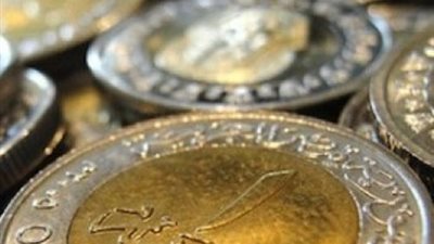 تراجع تاريخي للجنيه والدولار يسجل 706 قروش