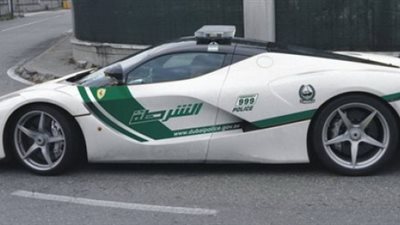 «مصمم» يتخيل انضمام فيراري لسيارات شرطة دبي