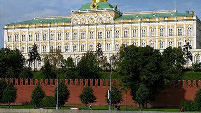 «الكرملين» يمنح المسئولين الروس هدية خاصة في موسم الأعياد