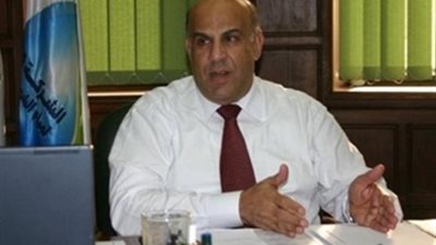 وزير المرافق يصر على استقالته ويرفض قيامه بتسيير الأعمال