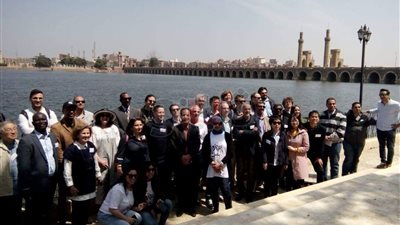 وفد هيئة تدريس الجامعة الأمريكية في نزهة بالقناطر الخيرية