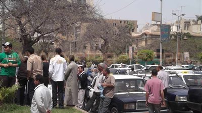 تظاهر سائقي التاكسي بطنطا أمام محافظة الغربية