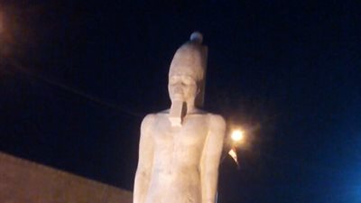 وزير الآثار يعلن انتهاء ترميم تمثالي رمسيس الثاني ومريت آمون باخميم