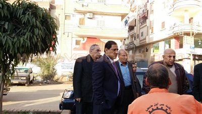 بالصور.. محافظ الغربية يُحيل مشرفة نظافة وسائقا للتحقيق