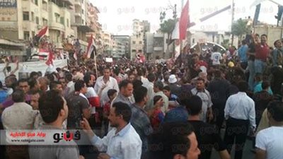 الآلاف يحتشدون بميادين دمياط انتظارًا لبيان «السيسي»