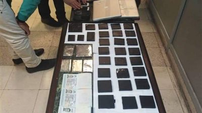 المخدرات والهواتف على قائمة الأكثر تهريبا في مارس بمطار القاهرة