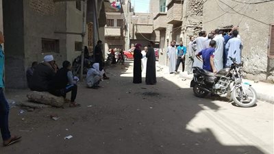 معاناة أهالي قوص من سوء مبنى السجل المدني (صور)