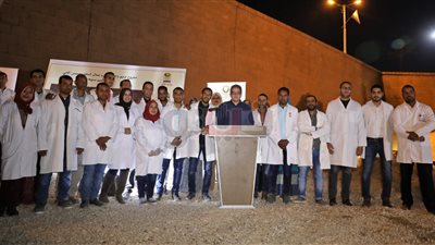 ترميم تمثال رمسيس الثاني بأخميم (صور)