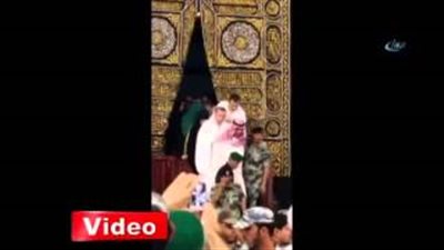 بالفيديو .. فتح باب الكعبة بأمر ملكي أثناء تأدية «أردوغان» العمرة