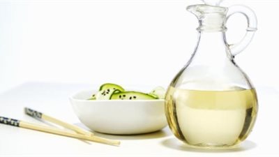 احذري.. كمادات الخل والكحول والماء البارد أثناء سخونة طفلك تضر بصحته