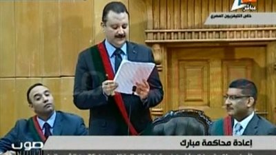 النيابة تفجر مفاجآت في «قضية القرن».. العادلي أمر قواته باستخدام الأعيرة النارية للقضاء على «التظاهرات السلمية».. وزير الداخلية الأسبق وراء قطع الاتصالات.. «الشرطة» دهست 