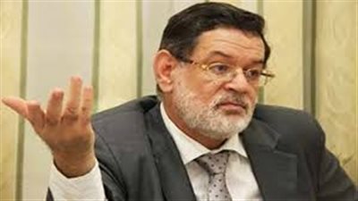 ثروت الخرباوي يصف الإرهابية بمسرح عرائس