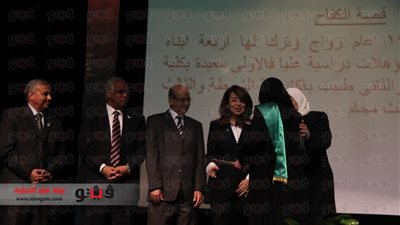 بالفيديو والصور.. غادة والى تكرم الأمهات المثاليات على أنغام أغنية «ست الحبايب»