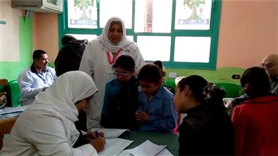 فحص 9.3 ملايين طالب من السمنة والأنيميا والتقزم بالمدارس حتى الآن (إنفوجرافيك)