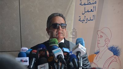 تفاصيل جولة وزير الآثار داخل قاعات المتحف الكبير