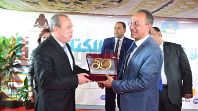 رئيس هيئة الكتاب ومحافظ كفر الشيخ يفتتحان معرض دسوق