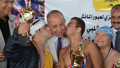 انطلاق مسابقة السباحة لذوي الاحتياجات الخاصة بالبحر الأحمر (صور)
