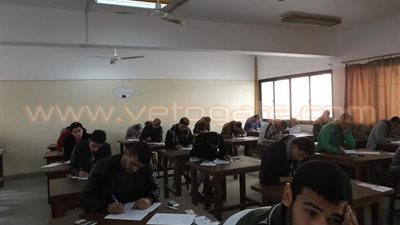 عميد «نوعية الفيوم» يتفقد لجان امتحانات الفصل الدراسي الأول