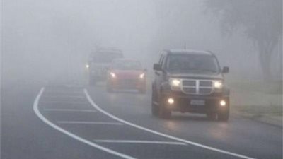 «المرور» تغلق طريق «وادي النطرون- العلمين» بسبب الشبورة المائية