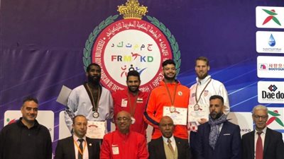 وزير الرياضة يهنئ محمد أيمن بتتويجه بذهبية كأس الرئيس للتايكوندو