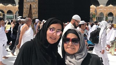 سمية الخشاب تؤدى مناسك العمرة بعد تكريمها بـ