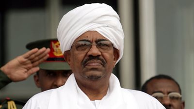 مسئول سوداني يكشف حقيقة الانقلاب ضد البشير وهروبه للخارج