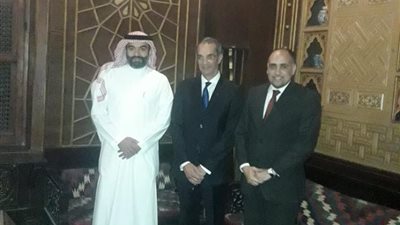 وزير الاتصالات السعودي ونظيره المصري يزوران متحف قصر المنيل