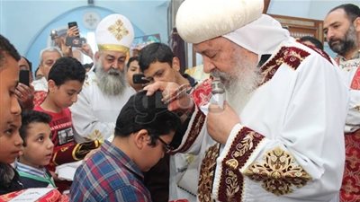 35 صورة ترصد رسامة الشمامسة الجدد بكنيسة القديسة دميانة في قنا